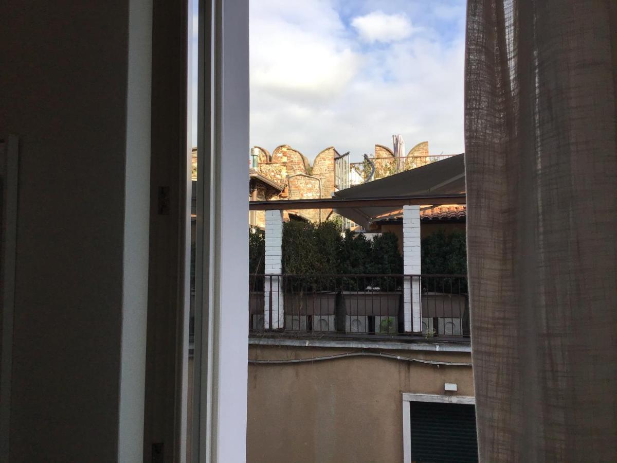 A Due Passi Da Giulietta-Casa Montecchi Верона Экстерьер фото